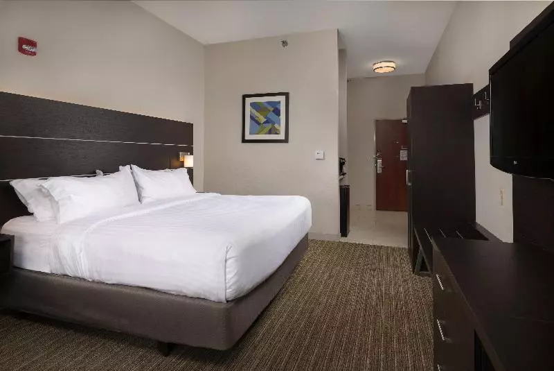 身障者適用キングサイズベッドルーム, Holiday Inn Express Independence   Kansas City, An Ihg