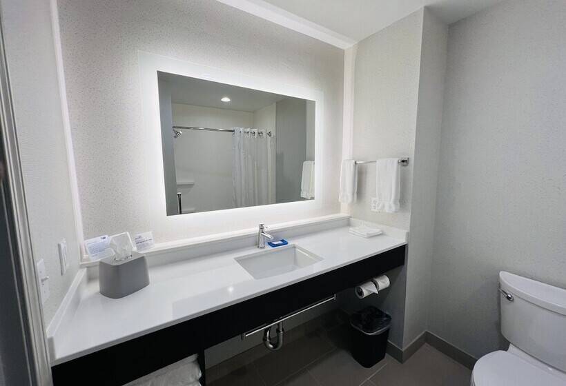 Люкс, Holiday Inn Express & Suites Salinas, An Ihg