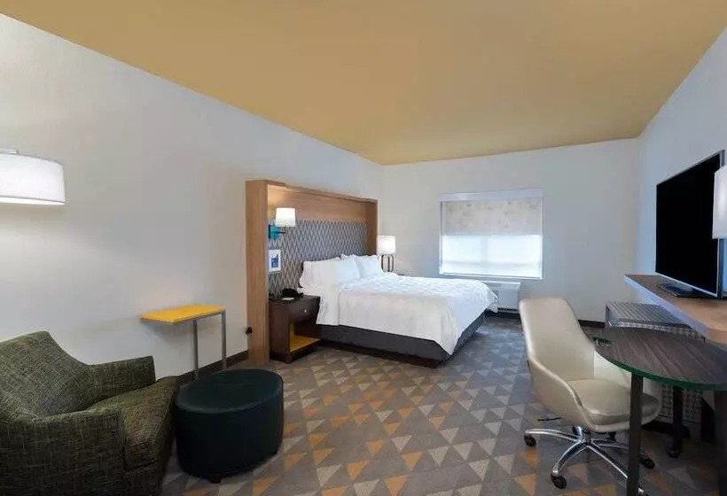 スイート, Holiday Inn Hotels Batesville, An Ihg