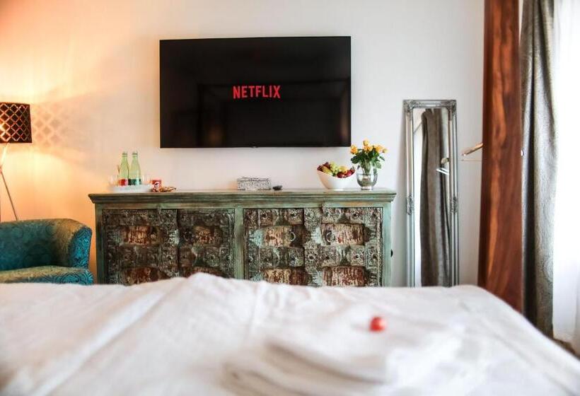 اتاق سوپریور با تخت بزرگ, Pension Adalbert