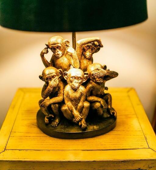 اتاق لوکس با چشم‌انداز, Pension Adalbert