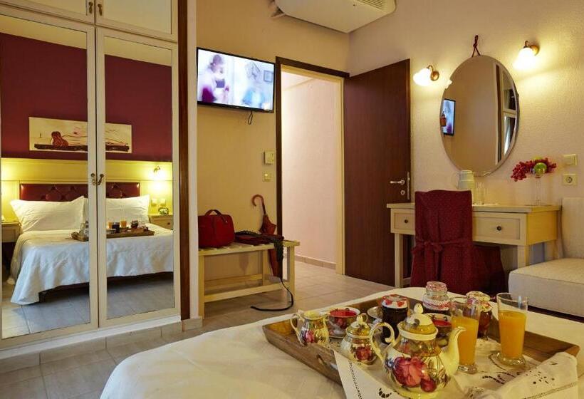 جناح عائلي, Sokratis