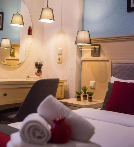 جناح عائلي, Sokratis