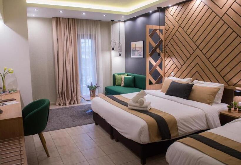 غرفة سوبيريور ثلاثية, Sokratis