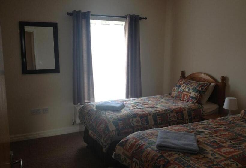 דירת שני חדרים, The Waverley