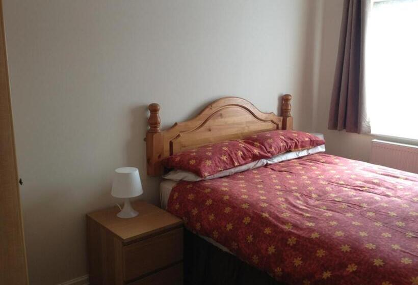 דירת שני חדרים, The Waverley