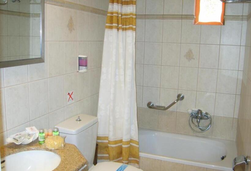 スタンダード４人部屋, Paradise Lost Hotel Apartments