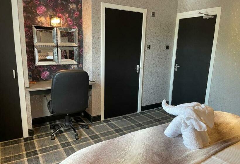 חדר קומפורט, The Albert Inn