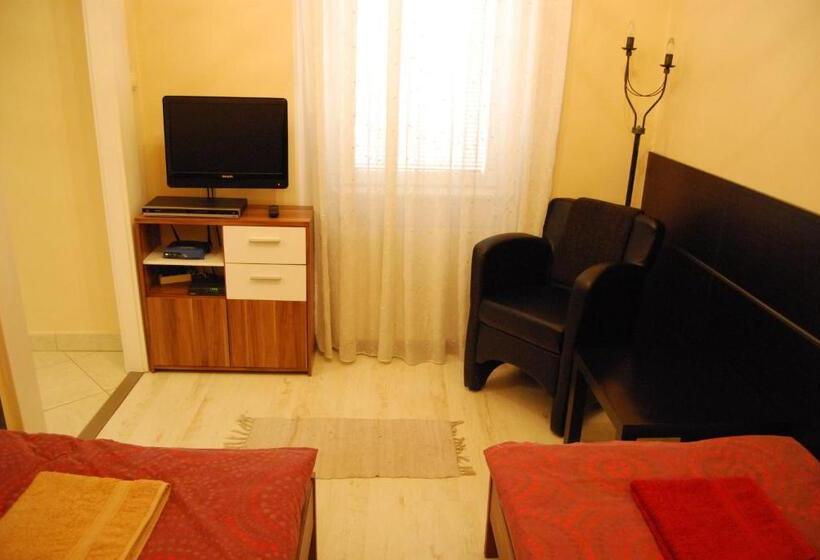آپارتمان 1 خوابه, Boomerang Hostel