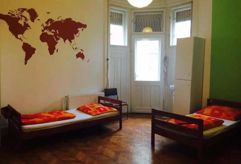 浴室共有スタンダード4人用ルーム, Boomerang Hostel