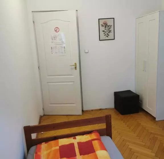 スタンダードシングルルーム, Boomerang Hostel