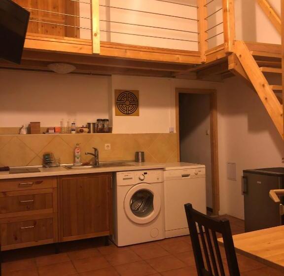 آپارتمان 1 خوابه, Boomerang Hostel