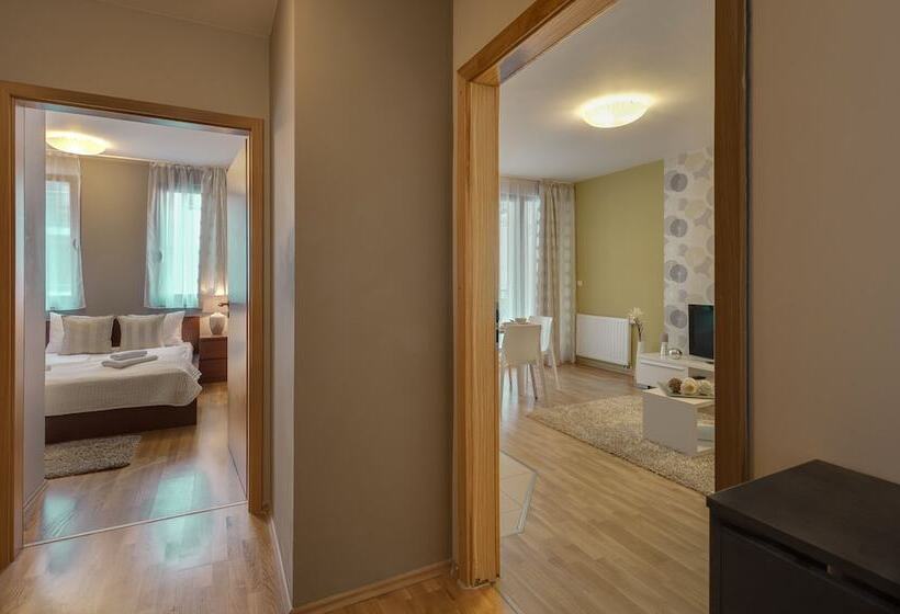 דירת חדר, Central Passage Apartments By Vagabond