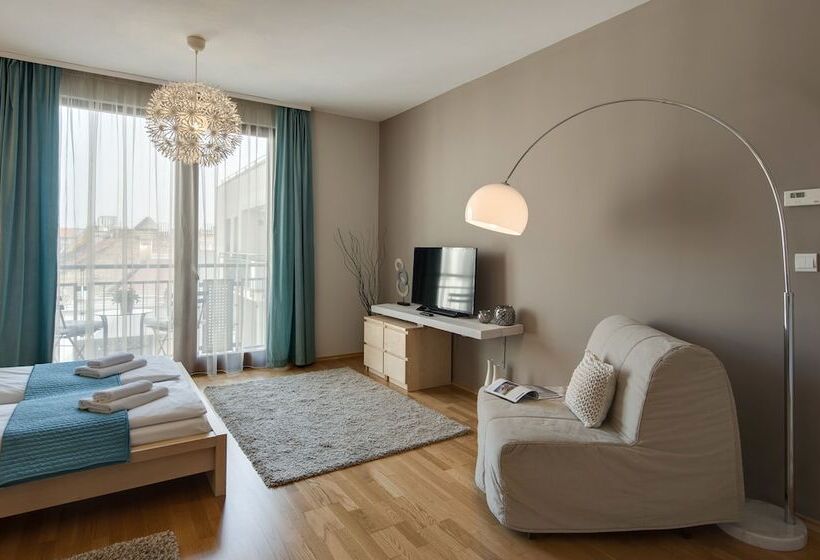 סטודיו סופריור, Central Passage Apartments By Vagabond