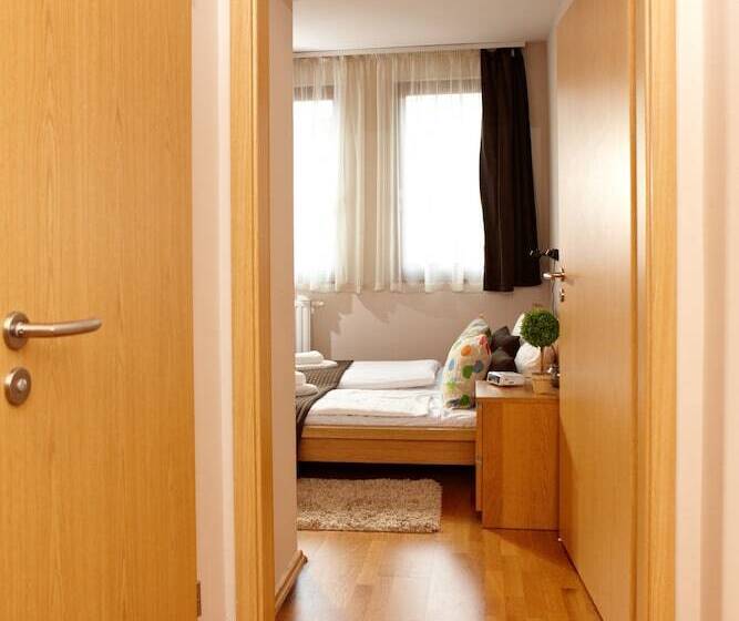 דירת חדר, Central Passage Apartments By Vagabond