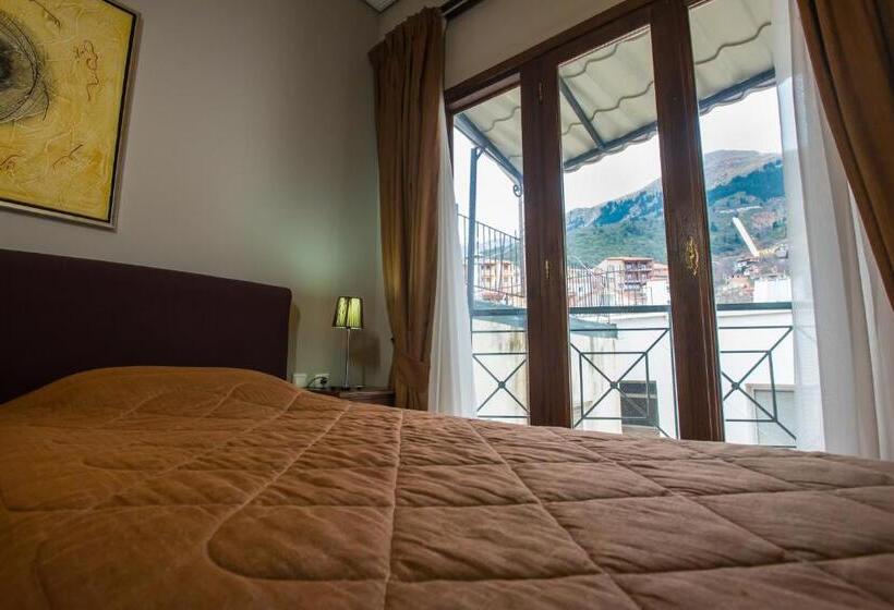 اتاق استاندارد سه نفره, City Hotel Apollonion