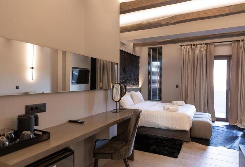 سوئیت با وان آب گرم, Anesis