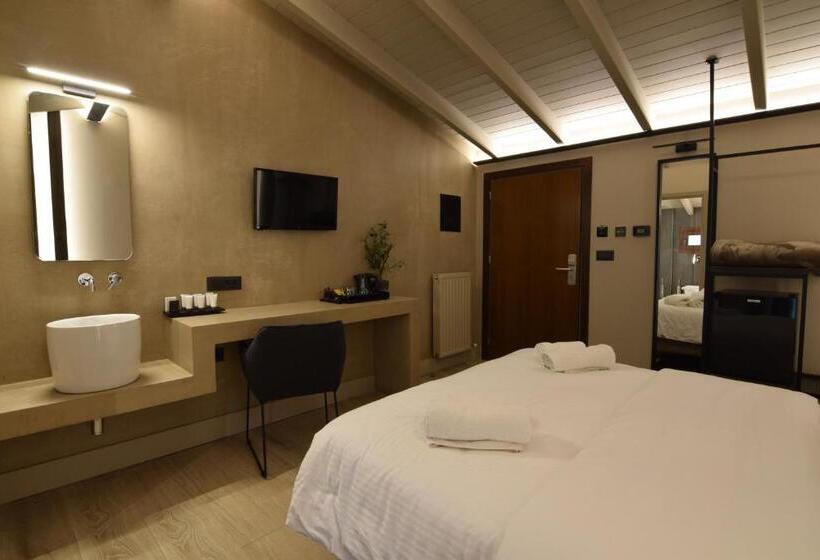 اتاق پنت هاوس, Anesis