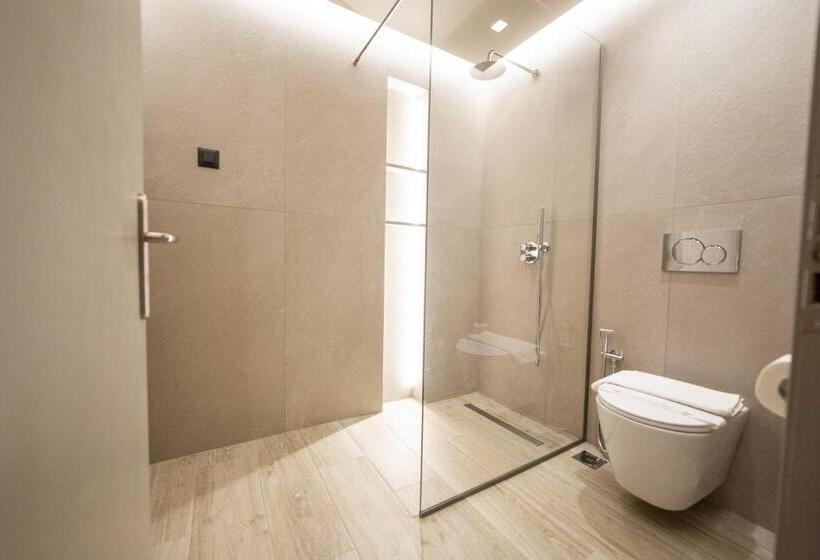 سوییت جونیور, Anesis