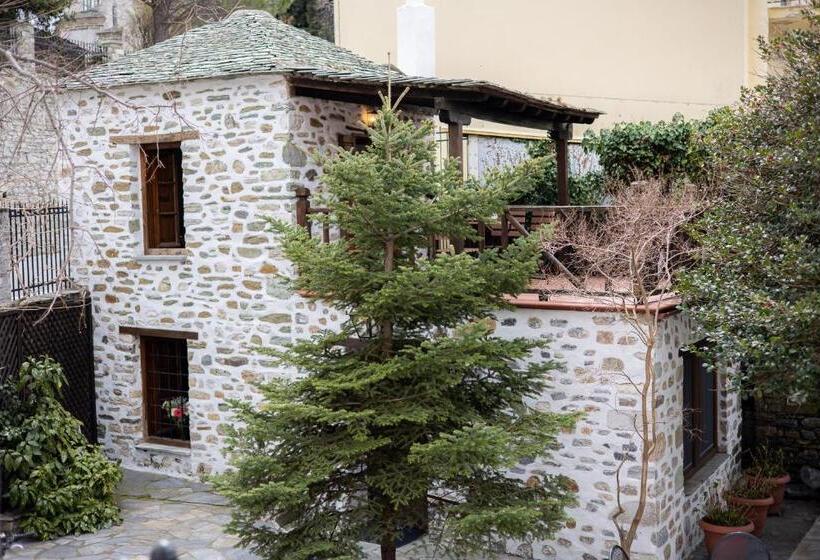 סוויטת ג'וניור, Archontiko Naoumidi