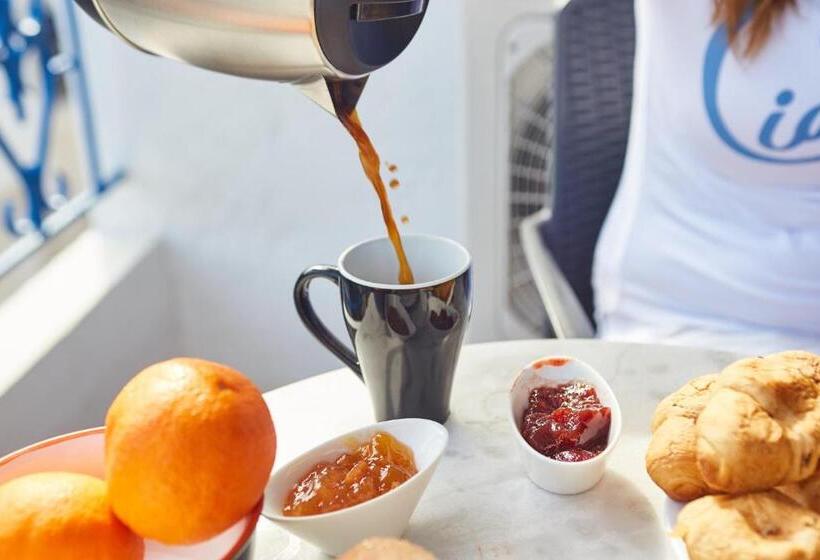 اتاق استاندارد سه نفره, Atheras