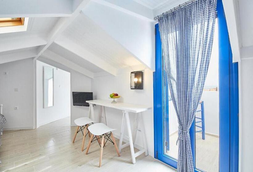 استودیو خانوادگی, Atheras