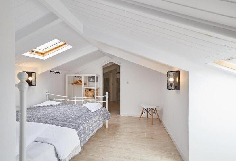 استودیو خانوادگی, Atheras