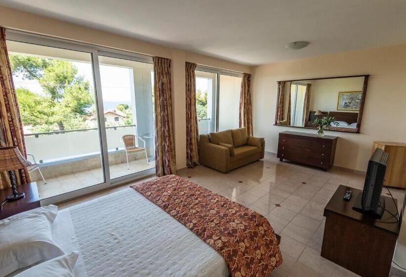 غرفة سوبيريور مطلّة علي البحر, Dolphin Resort & Conference