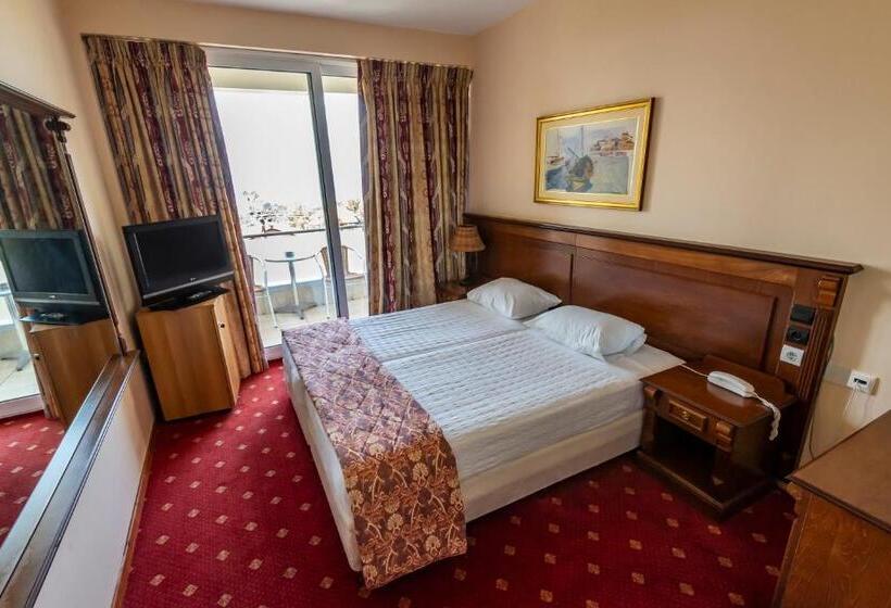 غرفة قياسية مطلة على الجبل, Dolphin Resort & Conference