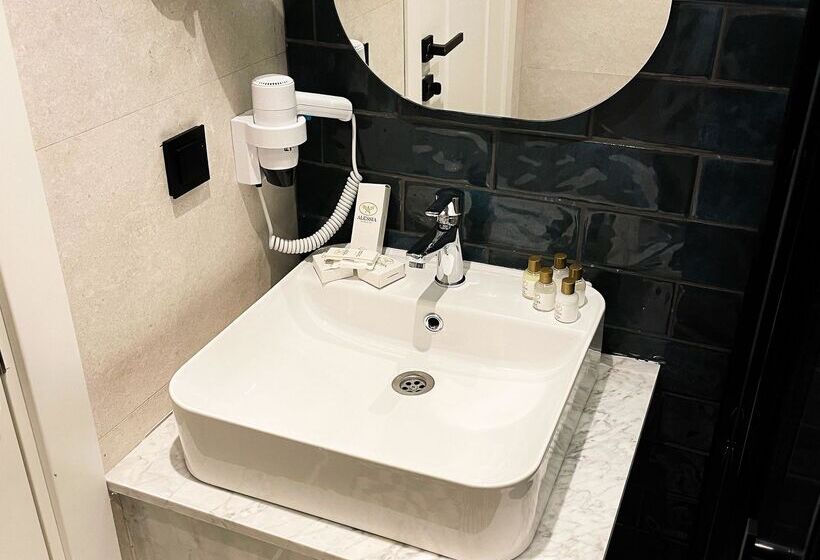 Номер Стандарт, Dynasty