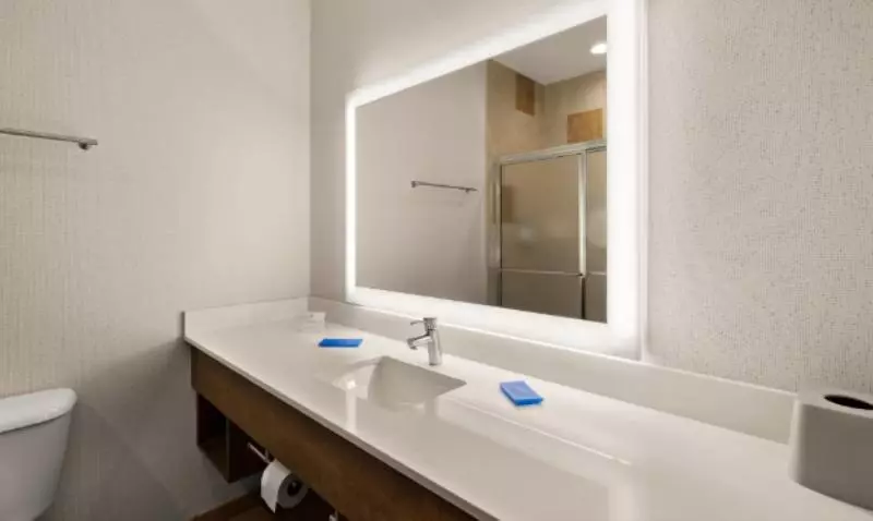 キングサイズベッドのスイートルーム, Holiday Inn Express Hotel & Suites Limon I 70/exit 359, An Ihg