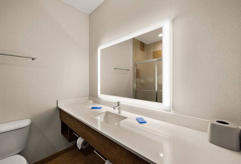 장애인을 위한 스위트, Holiday Inn Express Hotel & Suites Limon I 70/exit 359, An Ihg