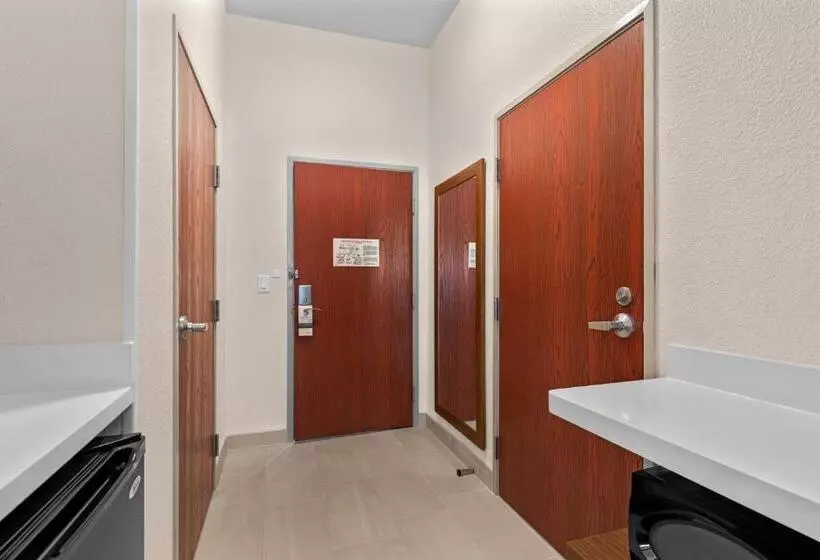 身障者適用キングサイズベッドルーム, Holiday Inn Express Suites Van Buren Ft Smith Area, An Ihg