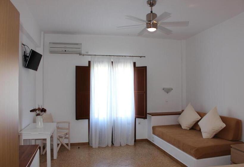 غرفة قياسية مطلّة علي البحر, Kamari