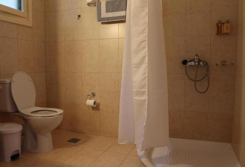 إستوديو قياسى مطلة على الجبل, Kamari