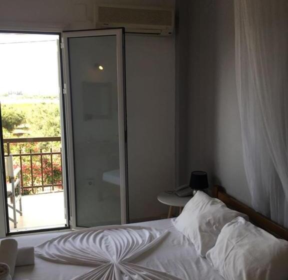 マウンテンビュースタンダードルーム, Katerina