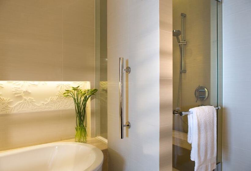 اتاق لوکس با چشمانداز باغ, Renaissance Sanya Haitang Bay Resort