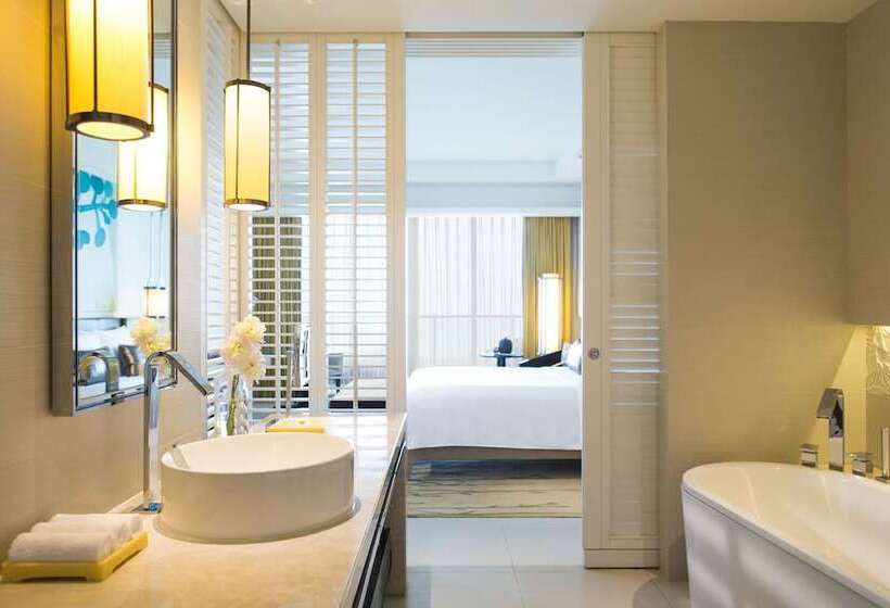 اتاق لوکس با چشمانداز باغ, Renaissance Sanya Haitang Bay Resort