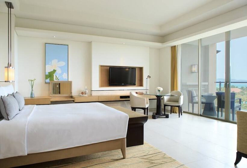 اتاق لوکس با چشمانداز باغ, Renaissance Sanya Haitang Bay Resort