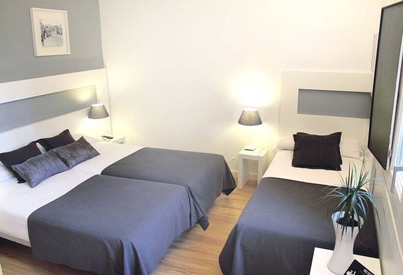 スタンダードトリプルルーム, Sitges