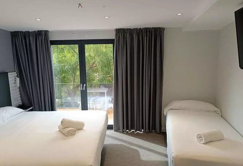 اتاق سوپریور سه تخته, Sitges