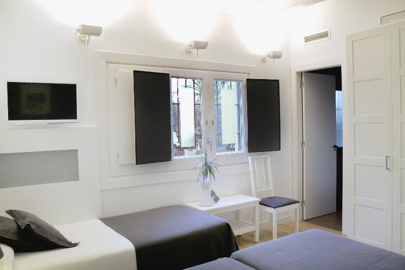 スタンダードトリプルルーム, Sitges