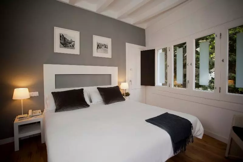 اتاق استاندارد, Sitges