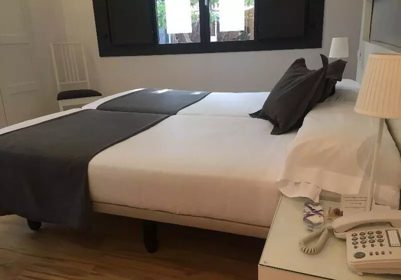 اتاق استاندارد چهار تخته, Sitges
