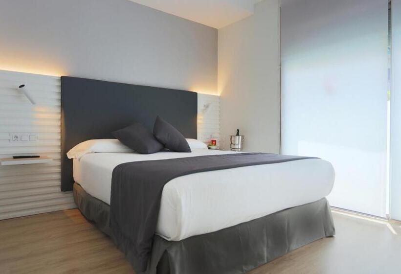 スタンダードルーム, Sitges