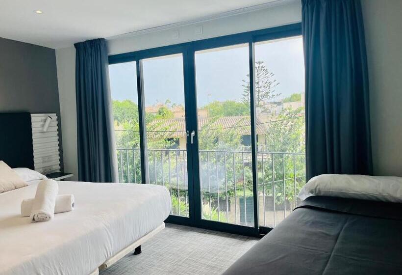 スタンダードトリプルルーム, Sitges