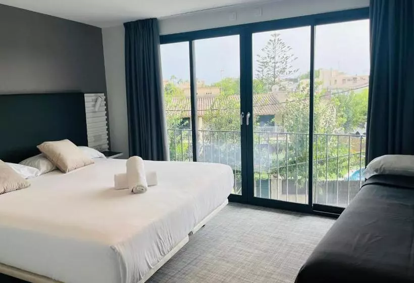 اتاق استاندارد سه نفره, Sitges