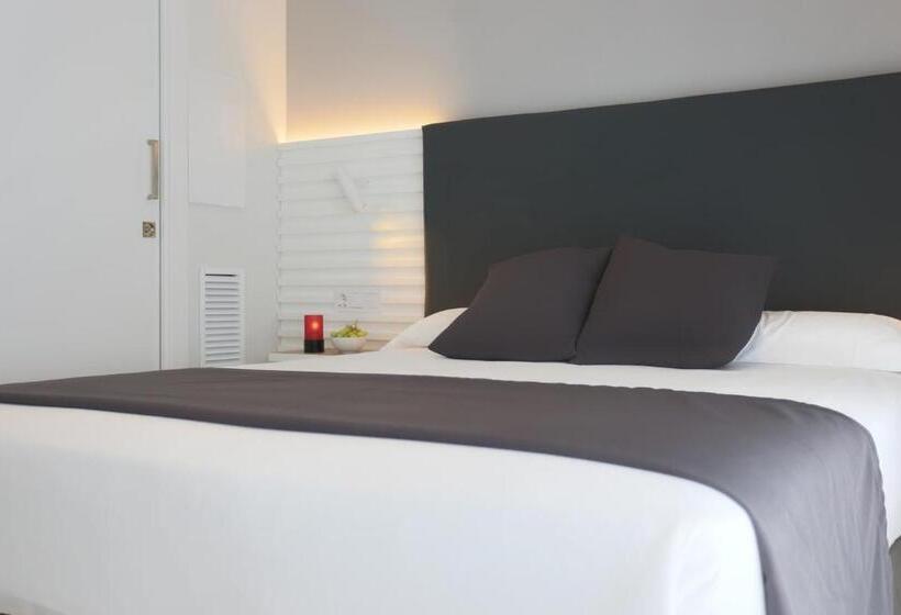 スーペリアトリプルルーム, Sitges