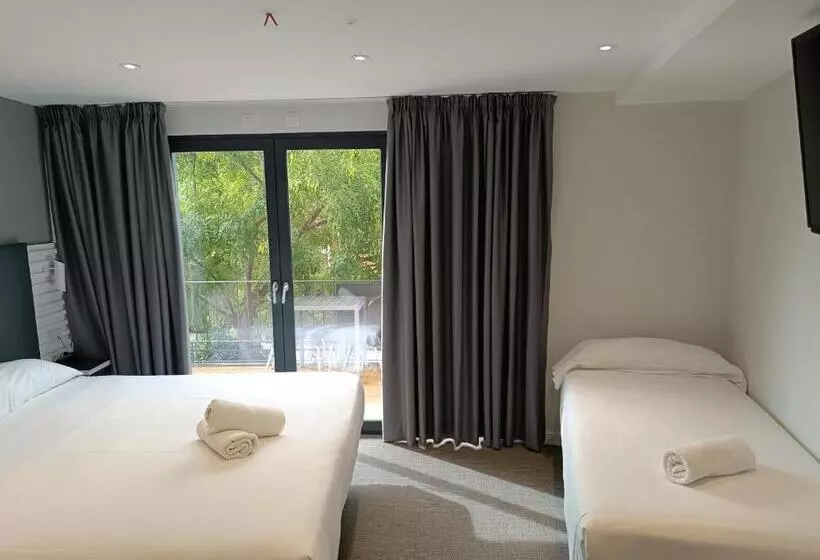 اتاق سوپریور سه تخته, Sitges