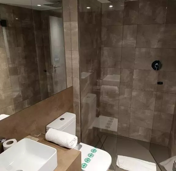 اتاق سوپریور سه تخته, Sitges